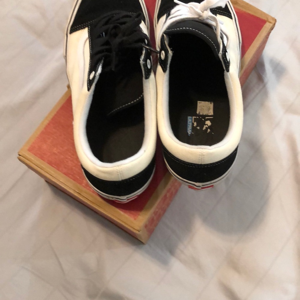 Vans - Picture 3 of 3